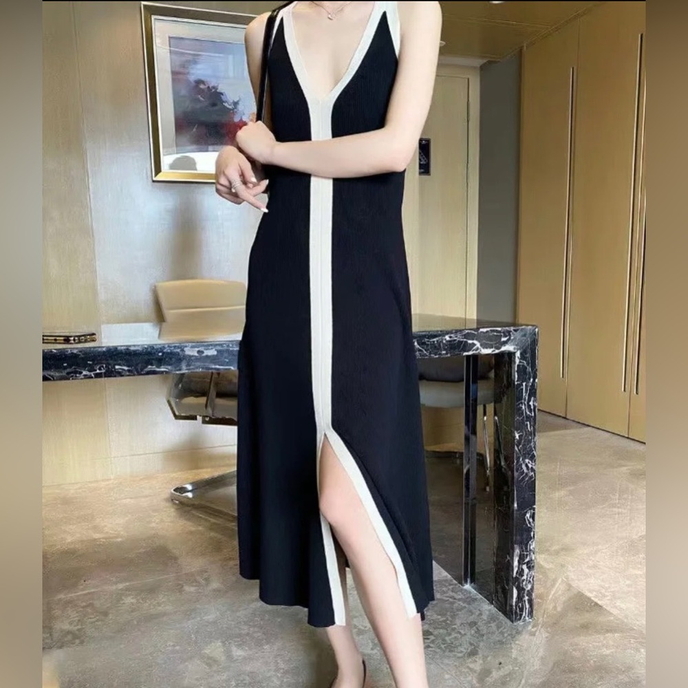 V-Neck Knit Colorblock Sleeveless Maxi Dress - Picture 5 of 16